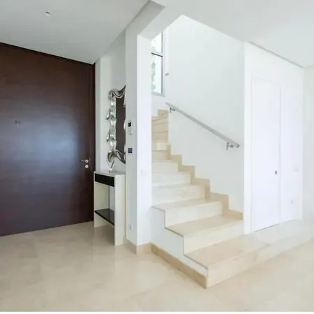 Magnifique Contemporaine Villa *