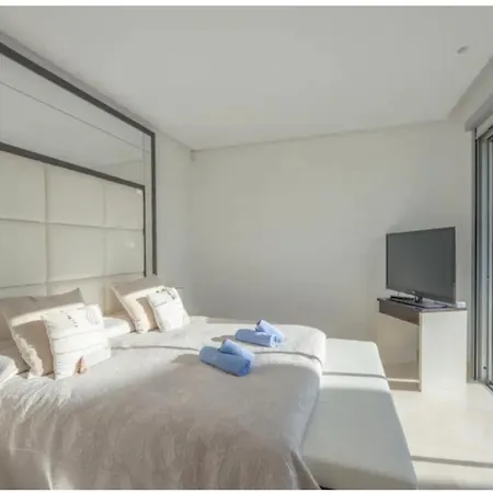 Magnifique Contemporaine